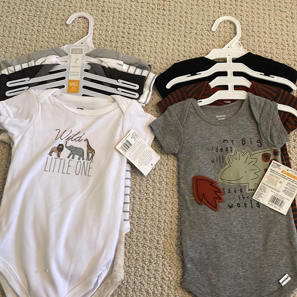 3-6 month baby bodysuits